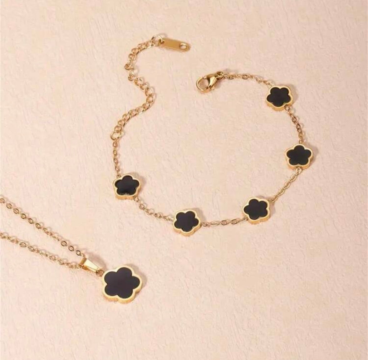 Black lucky clover set bracelet & necklace