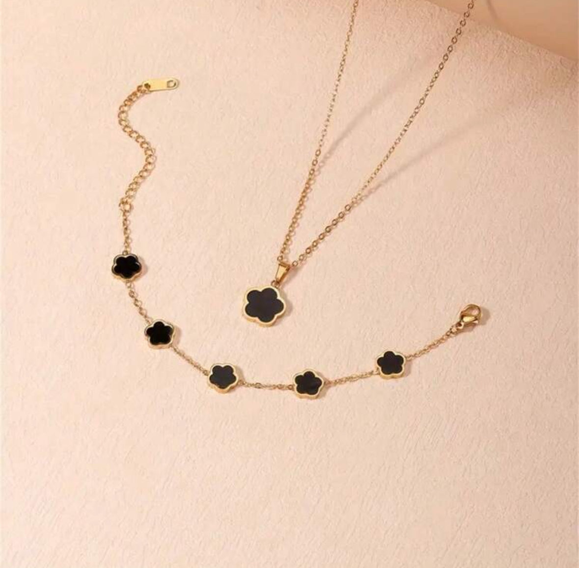 Black lucky clover set bracelet & necklace