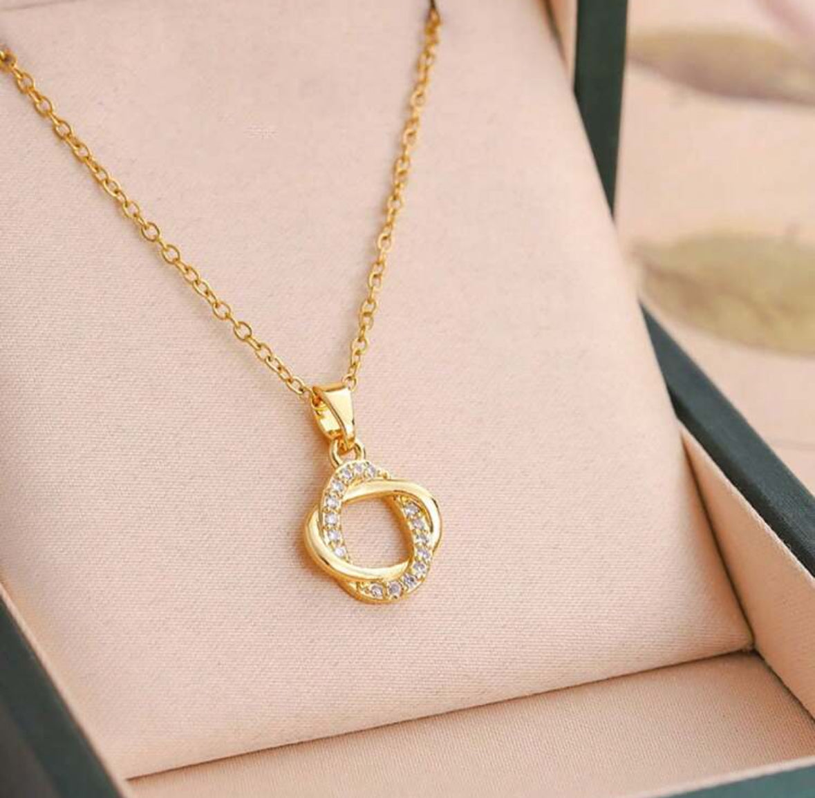 Hollow out circle & cubic women's necklace