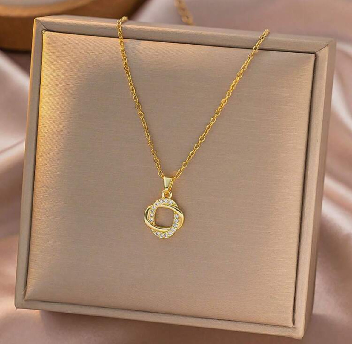 Hollow out circle & cubic women's necklace